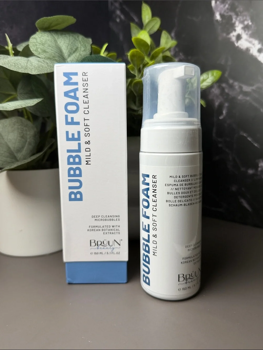 Bubble Foam Mild & Soft Cleanser — — White and Blue